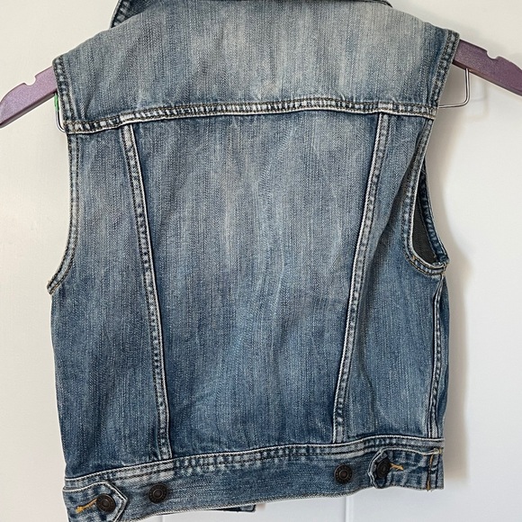 Talula by Aritzia Denim Vest. Size XS - Picture 3 of 3